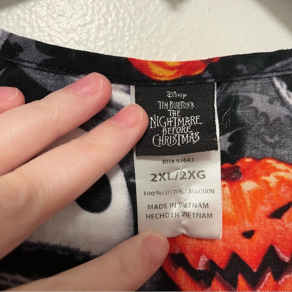 Disney The Nightmare Before Christmas Scrub Top 2XL - Picture 3 of 5